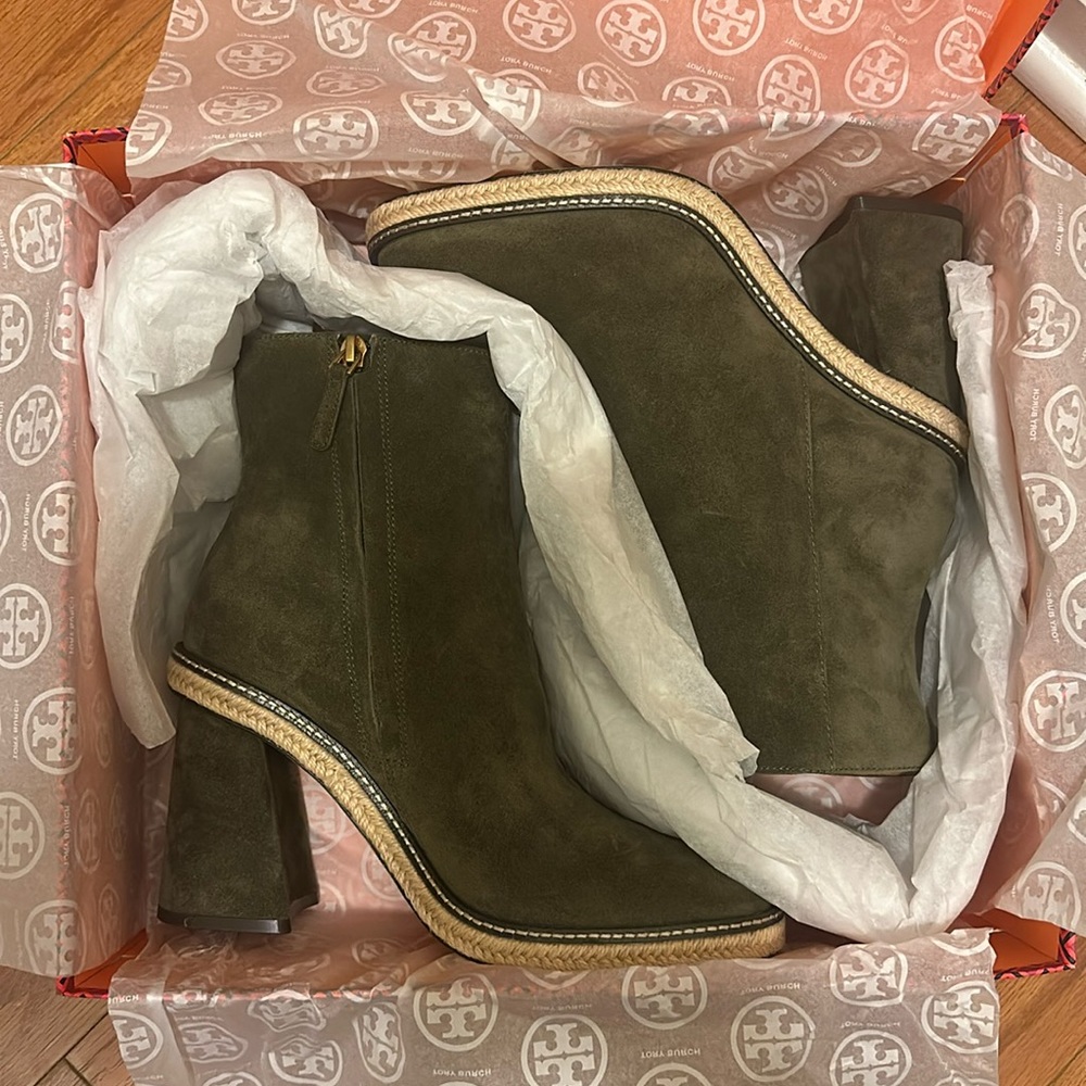 NWT Tory Burch bootie